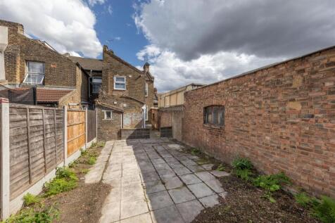 Green Street E7