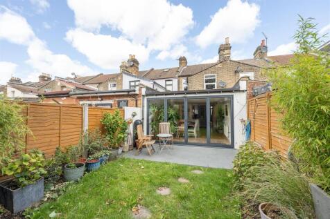 Strone Road E7