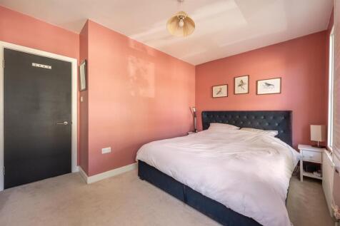 Strone Road E7