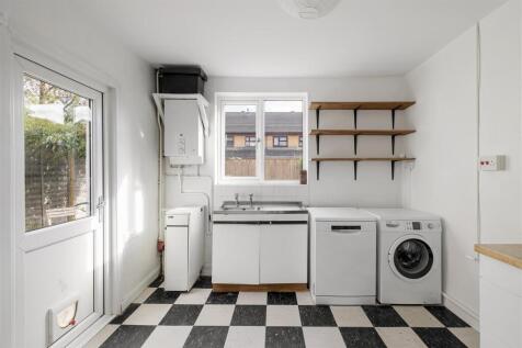 Durham Road, E12