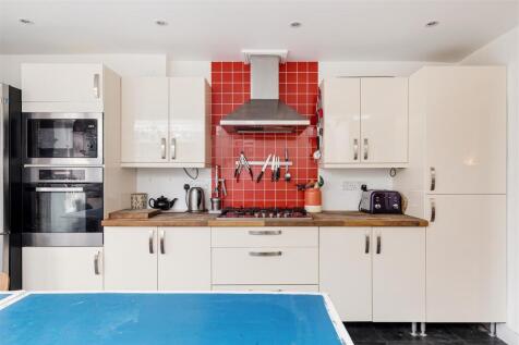 Richmond Road, E11