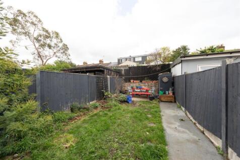 Richmond Road, E11