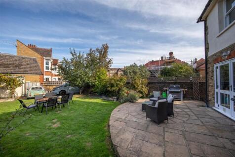 Harpenden Road E12