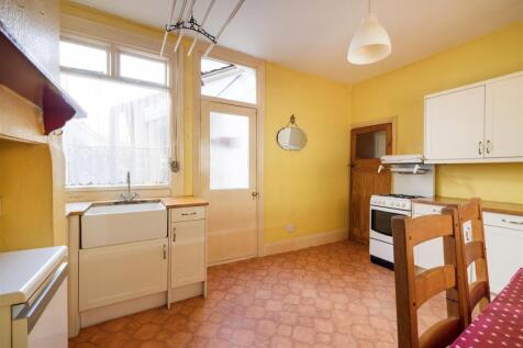 Woodcote Road E11