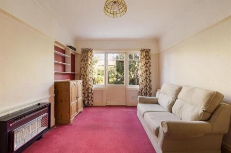 Woodcote Road E11