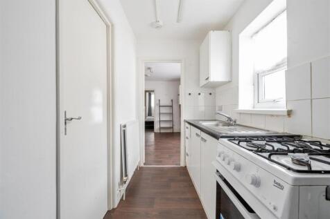 Green Street, E7