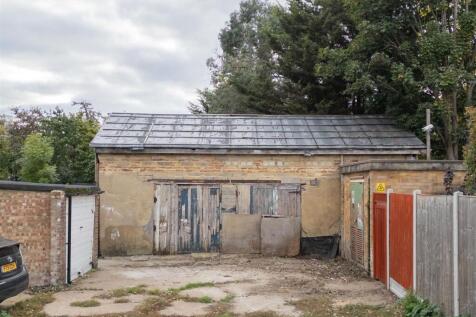 Hainault Road, E11