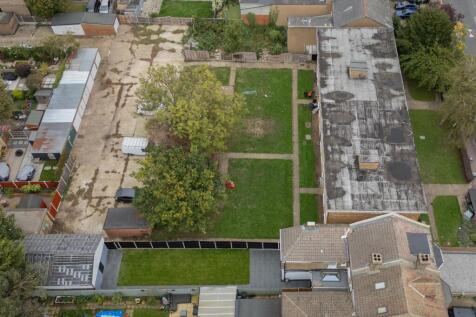 Hainault Road, E11