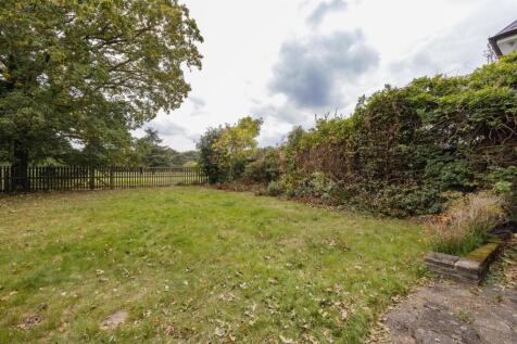 The Warren Drive, E11