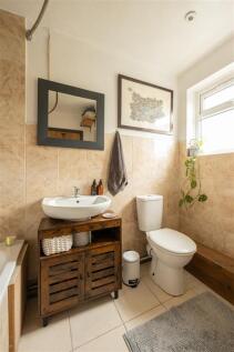 Ernald Avenue, E6