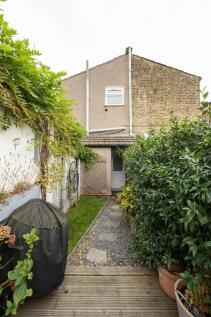 Ernald Avenue, E6