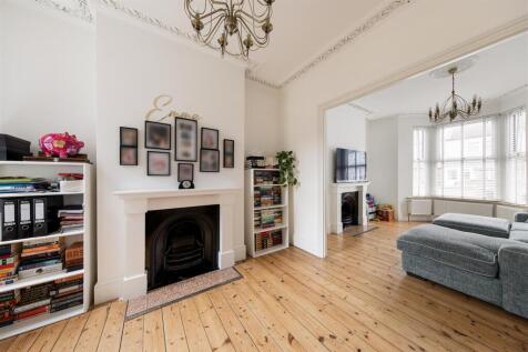 Boleyn Road, E7