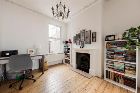 Boleyn Road, E7