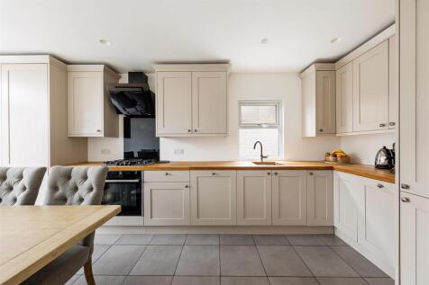 Boleyn Road, E7