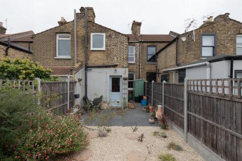 Kingsdown Road, E11