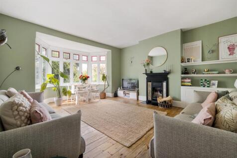 Blake Hall Road, E11