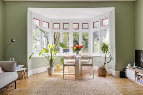 Blake Hall Road, E11