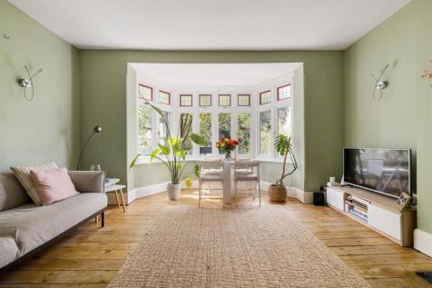 Blake Hall Road, E11