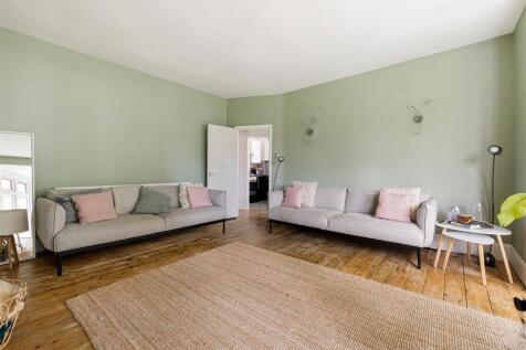 Blake Hall Road, E11