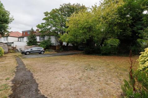 Blake Hall Road, E11