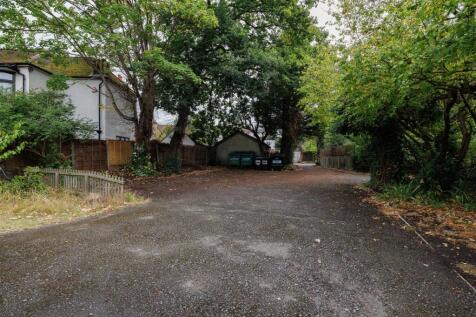 Blake Hall Road, E11