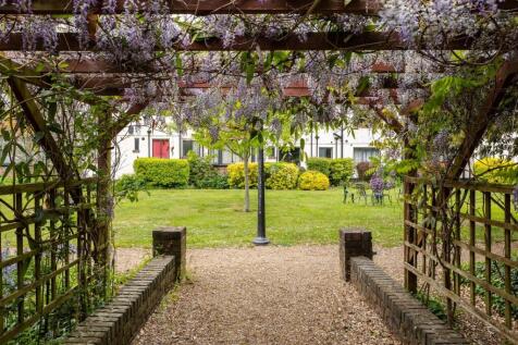 Forest Court Communal Garden 2.jpg
