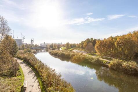 Honour Lea Avenue E20