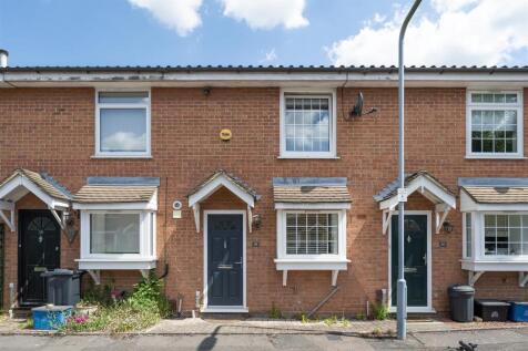 Greenstone Mews, E11