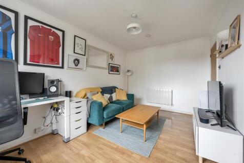 High Road Leytonstone, E11