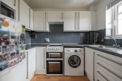 High Road Leytonstone, E11