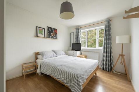 High Road Leytonstone, E11