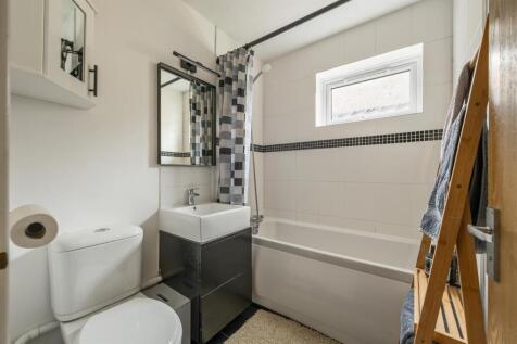 High Road Leytonstone, E11