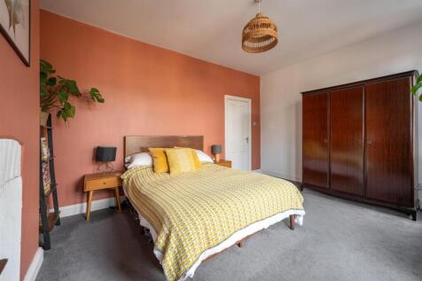 St. Winefride&#39;s Avenue, E12