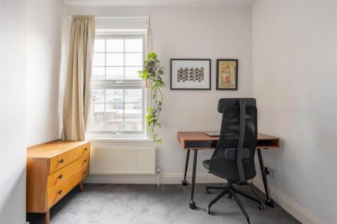 St. Winefride&#39;s Avenue, E12