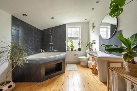 St. Winefride&#39;s Avenue, E12