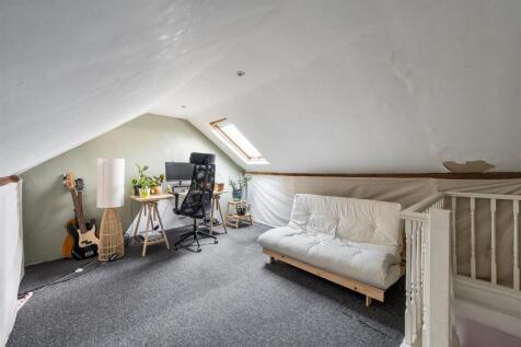 St. Winefride&#39;s Avenue, E12