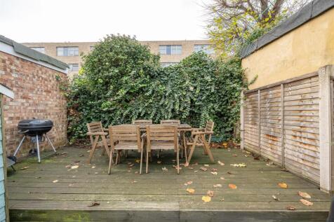 St. Winefride&#39;s Avenue, E12