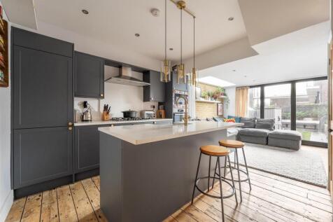 Vansittart Road, E11