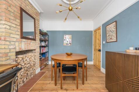 Vansittart Road, E11