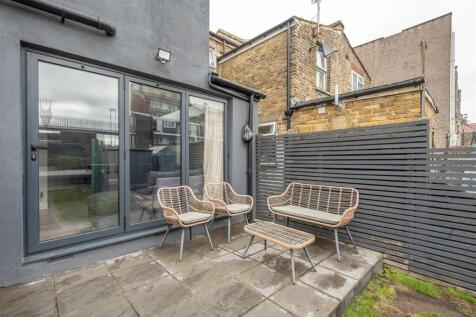 Vansittart Road, E11