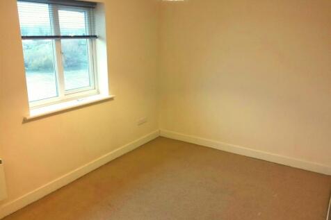 26 Moorside, bedroom1.jpg
