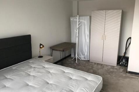 bedroom..jpg