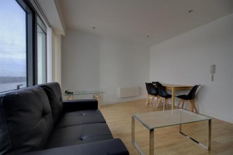 Lounge &amp; Dining area