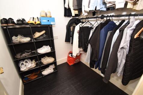 Walk-in Wardrobe