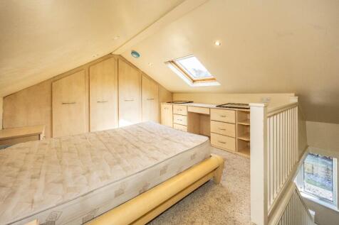 Loft/Bedroom 5