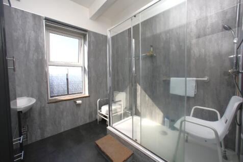 2nd Bathroom