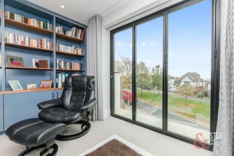 Meadow Close 3-45.JPG