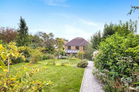 Meadow Close, 3-037.jpg