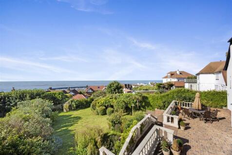 Roedean Crescent, 4-010.jpg