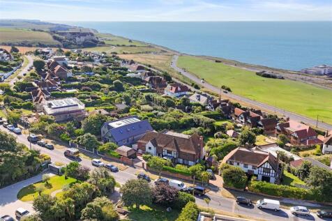 Roedean Crescent, 4-045.jpg
